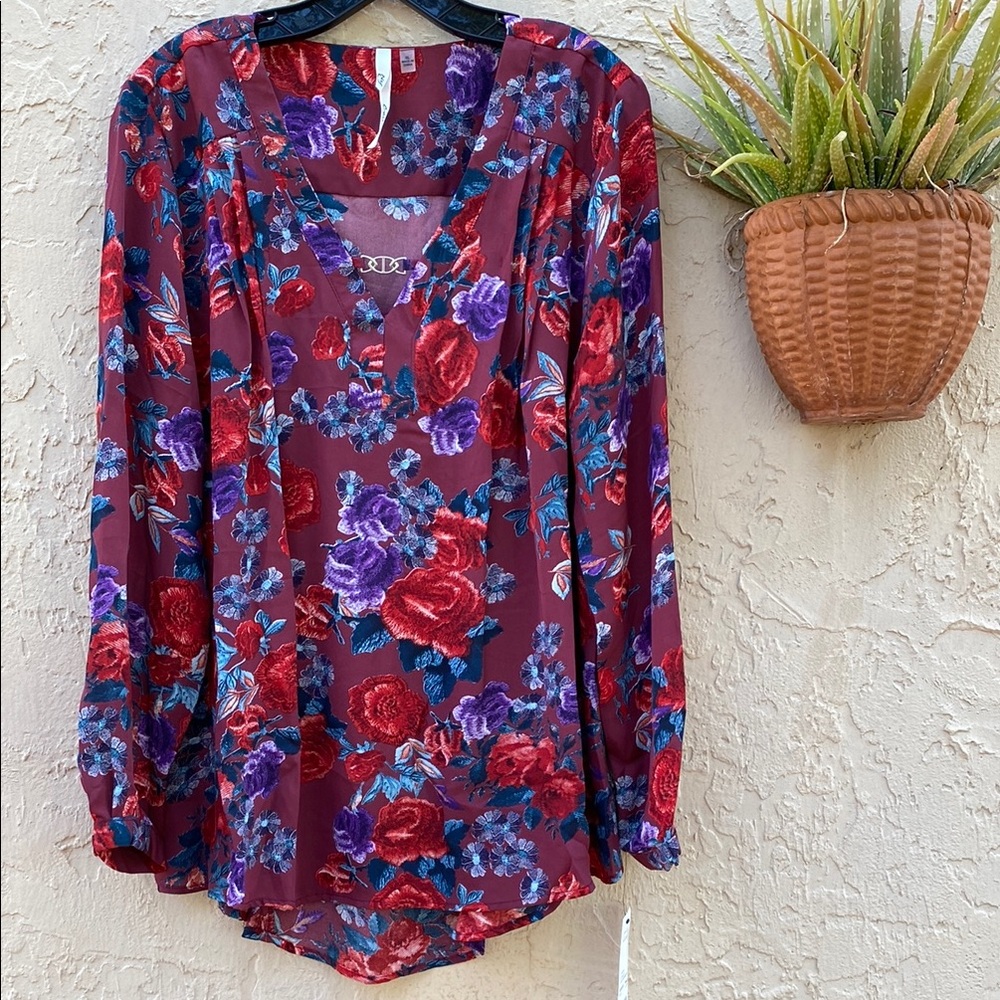 NY Collection BNWT Beautiful Floral Long Sleeve Puff Sleeve Top